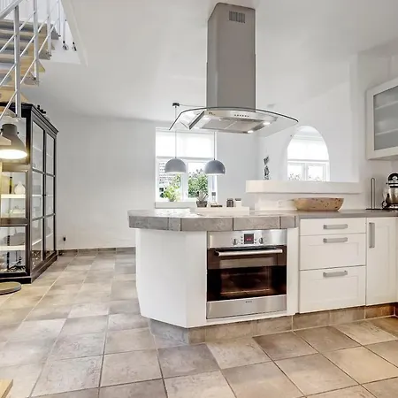 Moderniseret Bornevenligt Hus Taet Pa Forlystelser Villa *
