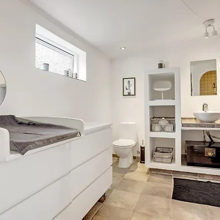 Moderniseret Bornevenligt Hus Taet Pa Forlystelser Villa *