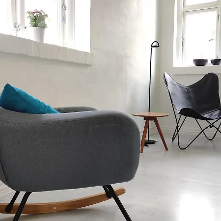Moderniseret Bornevenligt Hus Taet Pa Forlystelser